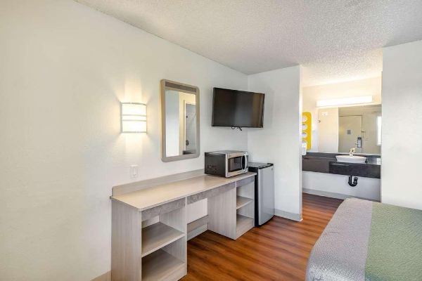 MOTEL 6 CLARKSTON (Clarkston)